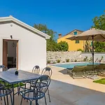 Villa Andrea By Guide *